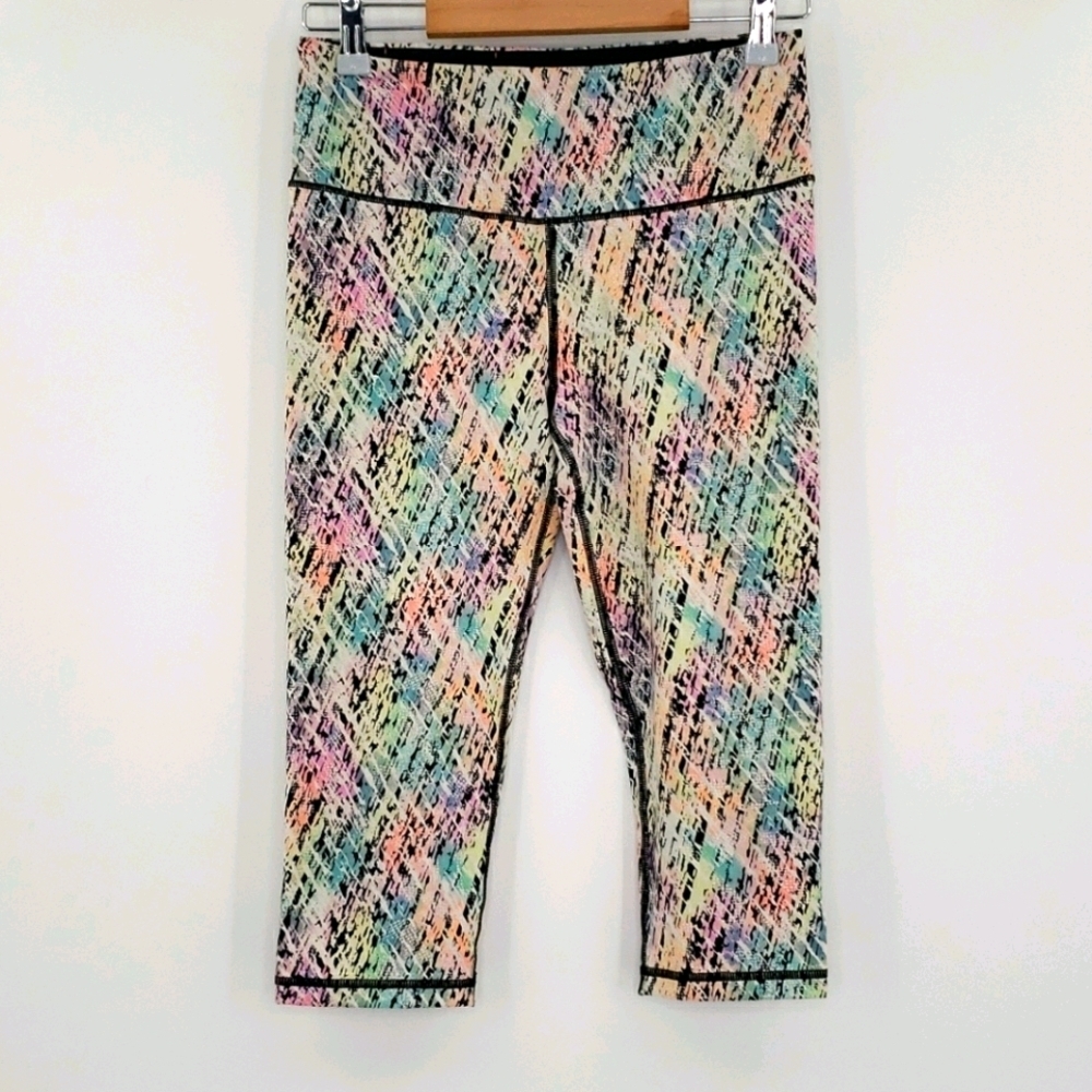 Victoria's Secret‎ VSX Tight Catch Scratch Capris